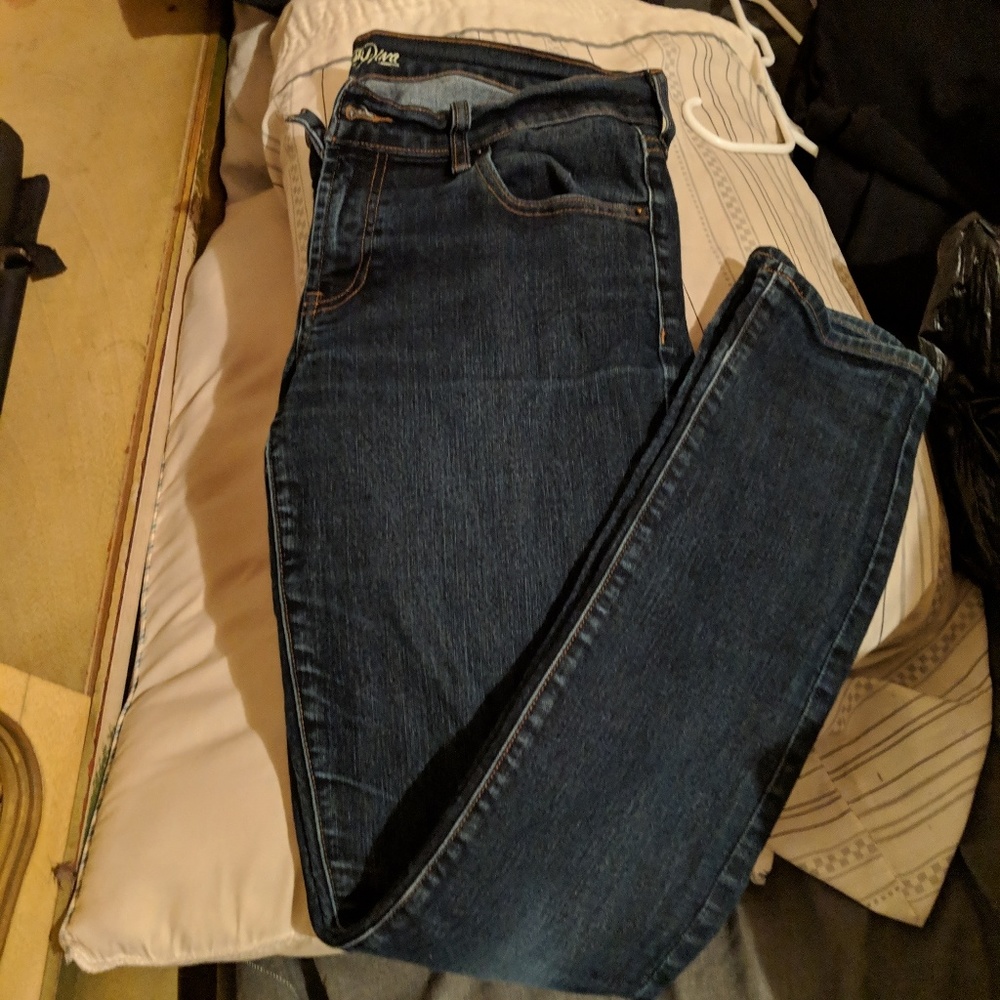 Old navy diva cut skinny jeans